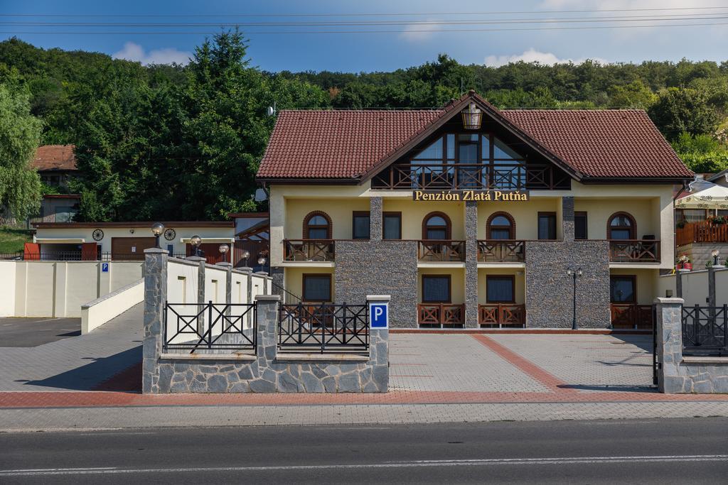 Tokaj Zlata Putna - Restaurant & Pension Vinicky Exteriér fotografie